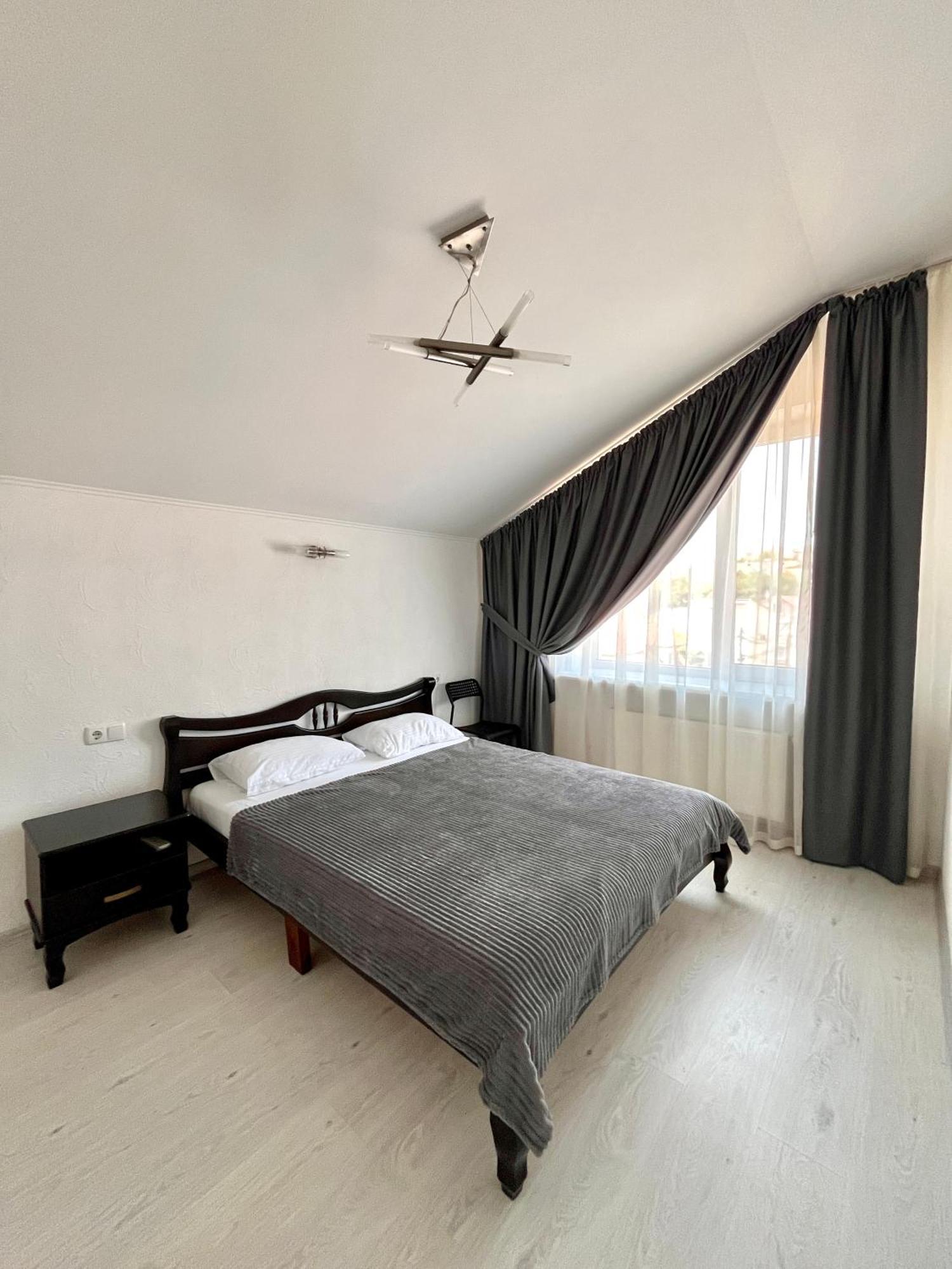 Done Kandybone Apartments Burlach'ya Balka Esterno foto