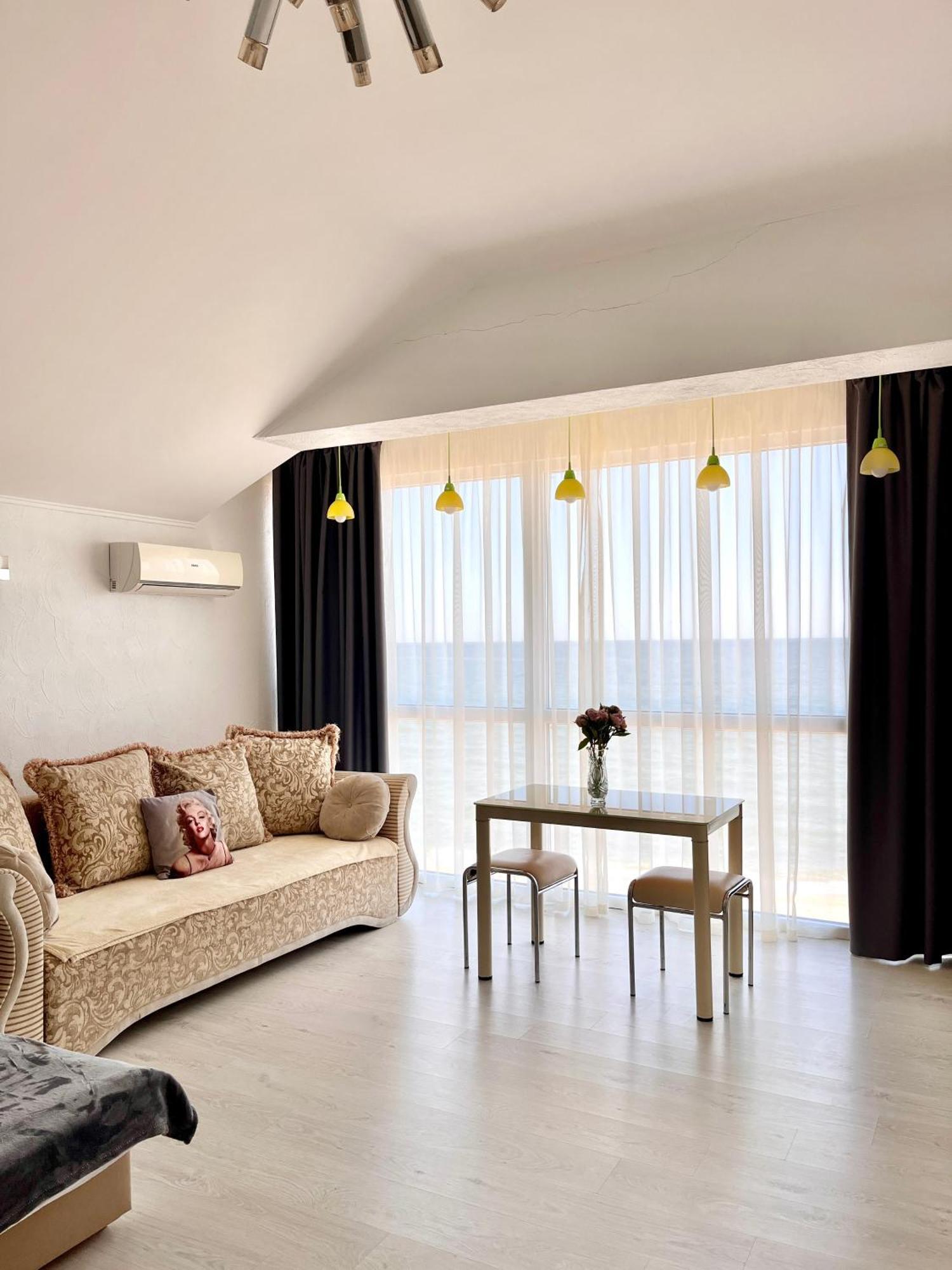 Done Kandybone Apartments Burlach'ya Balka Esterno foto